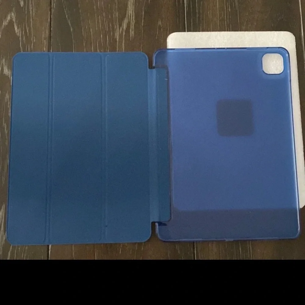 Apple iPad Pro 11 2020 Blue Case with Pencil Holder